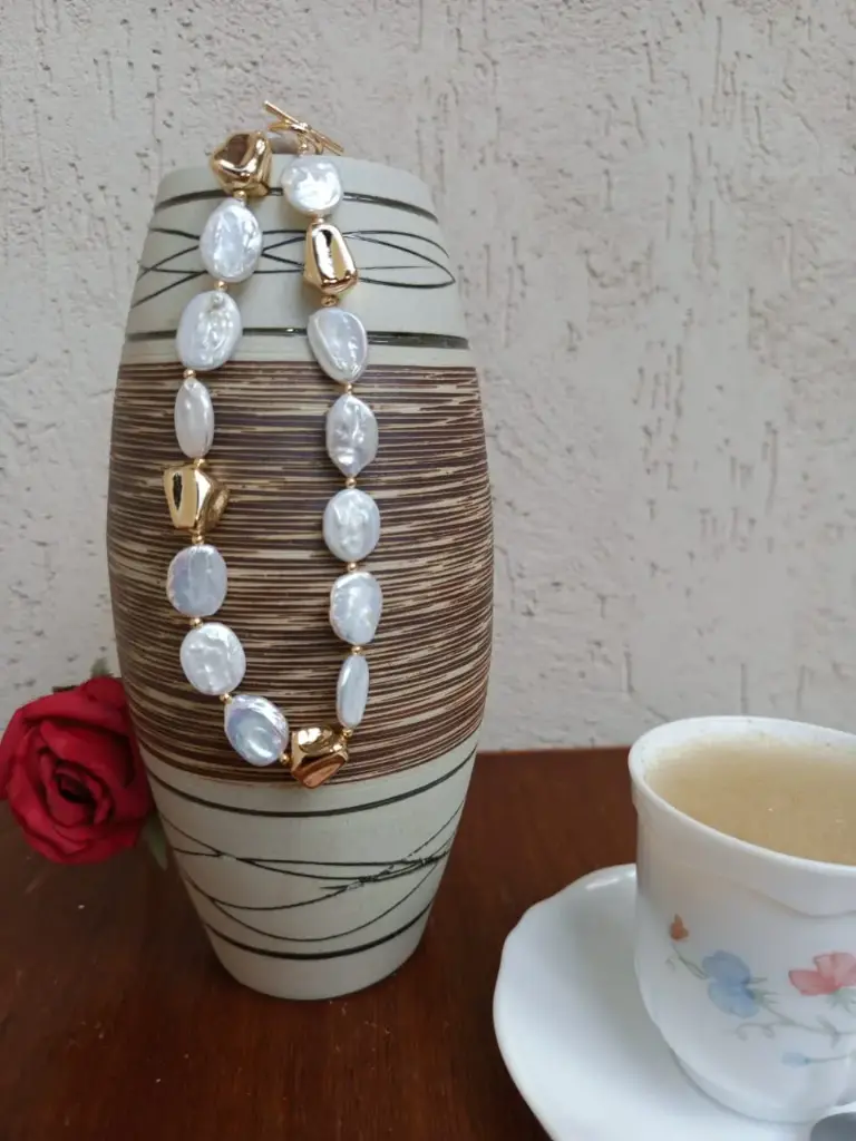 20" White and Gold Freshwater Pearl Necklace