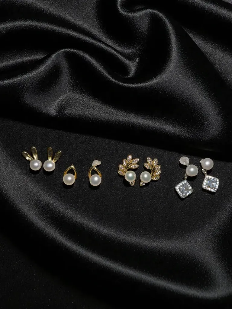 Pearl & Crystal Stud Earrings